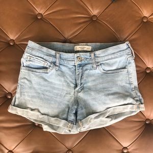 Abercrombie Jean Shorts Size 4 Light Wash
